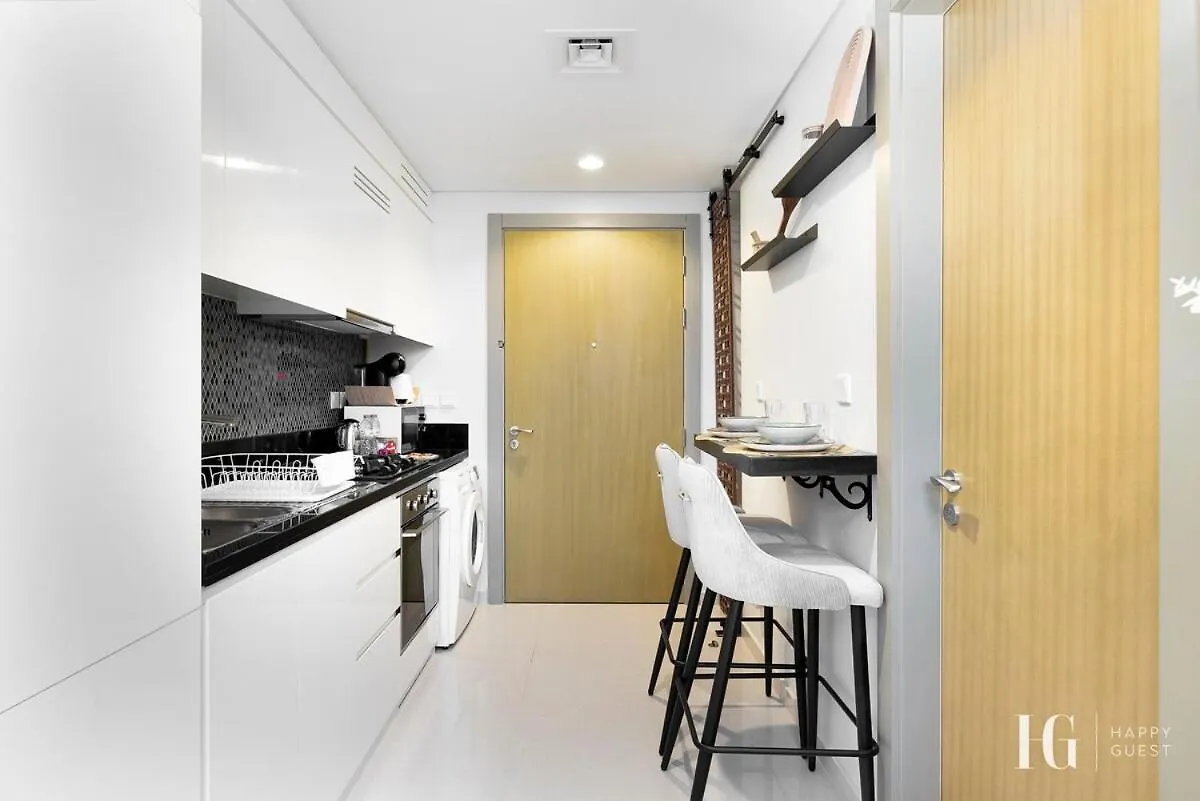Sky-High Aykon City Studio Dubai United Arab Emirates
